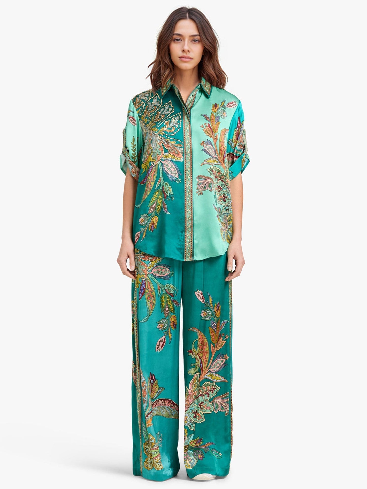 Completo Emerald Luxe – Camicia Oversize e Pantaloni a Gamba Larga